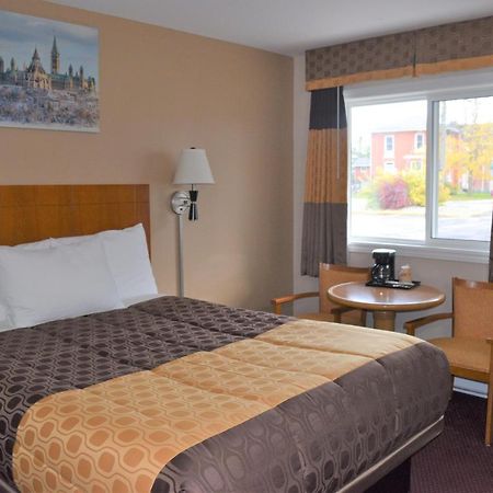 Knights Inn Arnprior Eksteriør billede