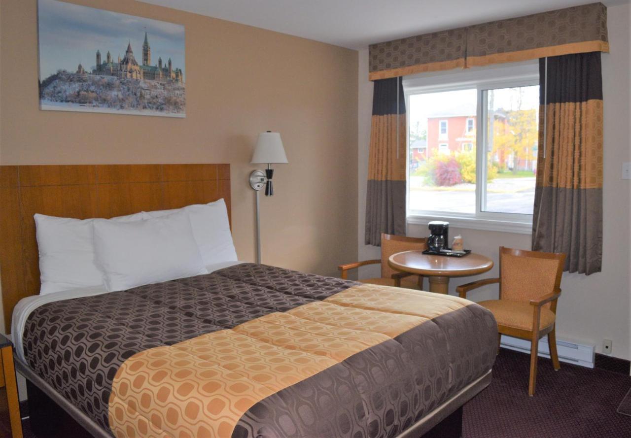 Knights Inn Arnprior Eksteriør billede
