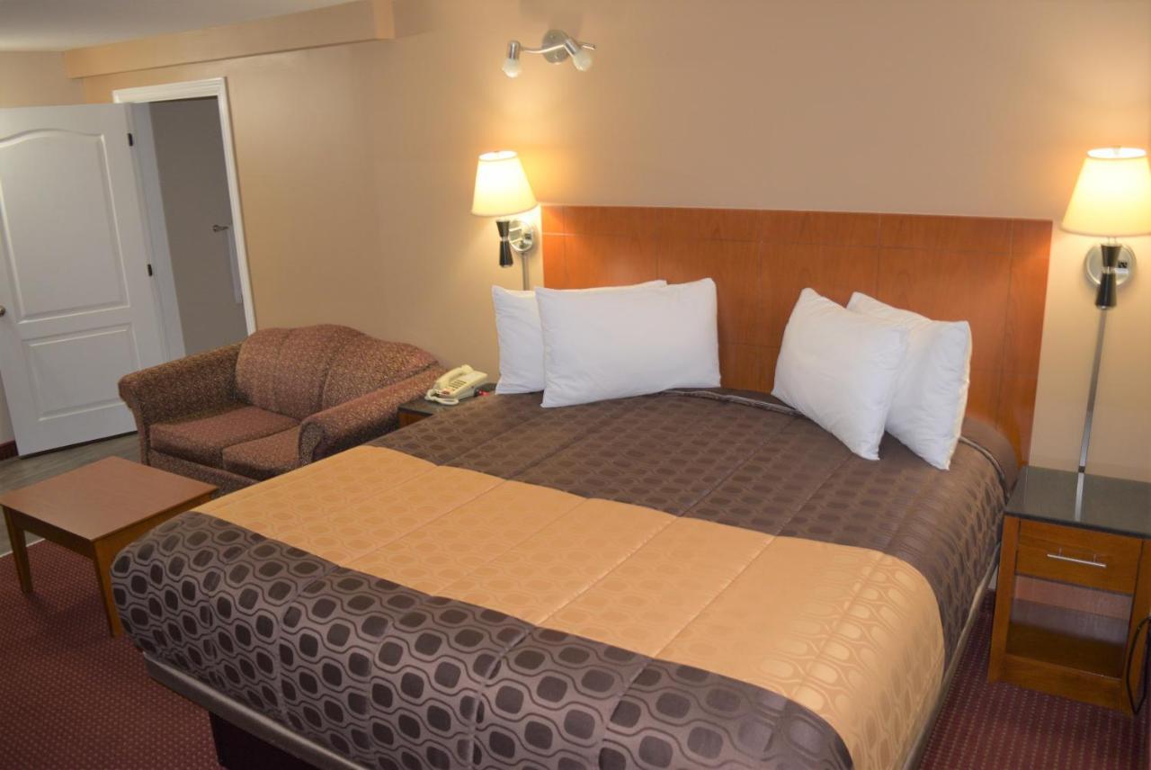 Knights Inn Arnprior Eksteriør billede