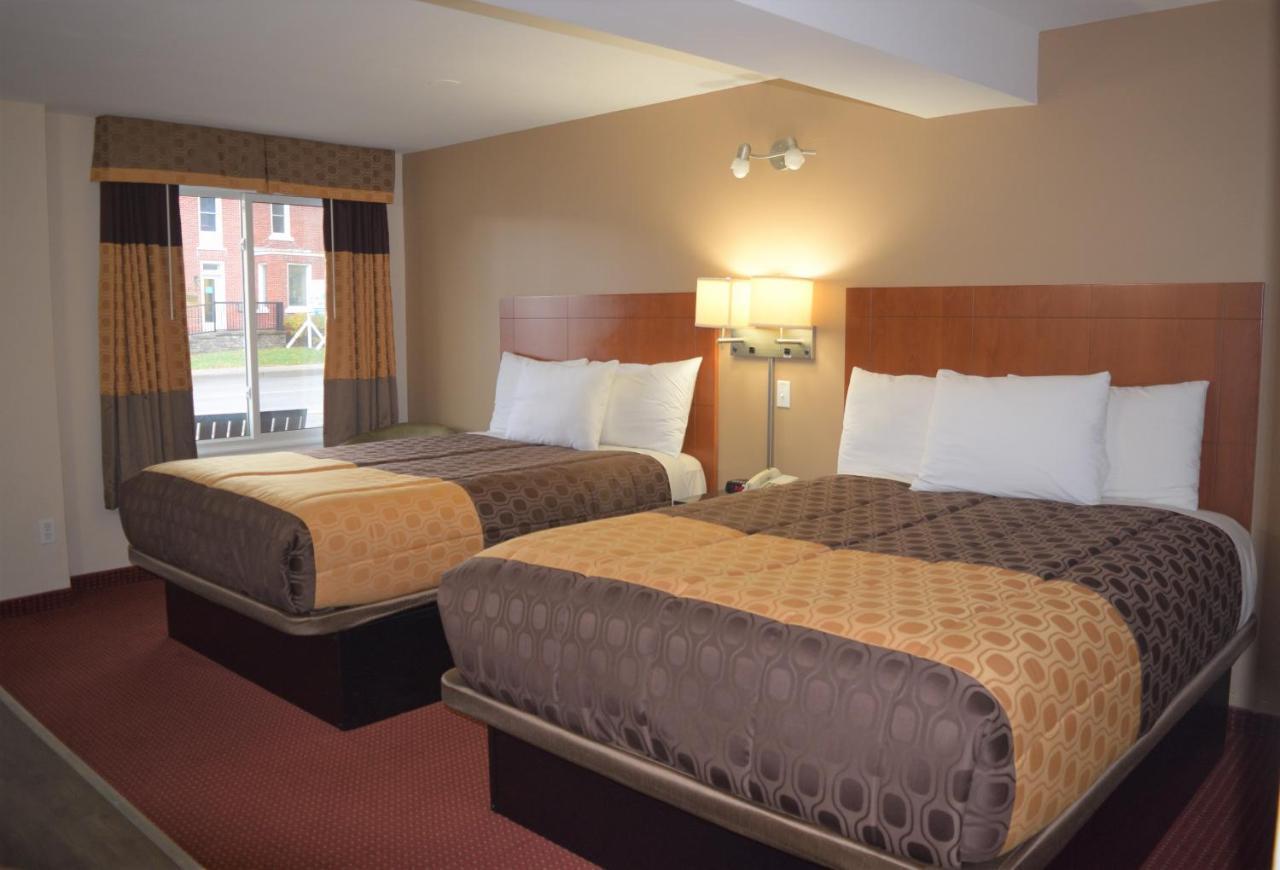 Knights Inn Arnprior Eksteriør billede