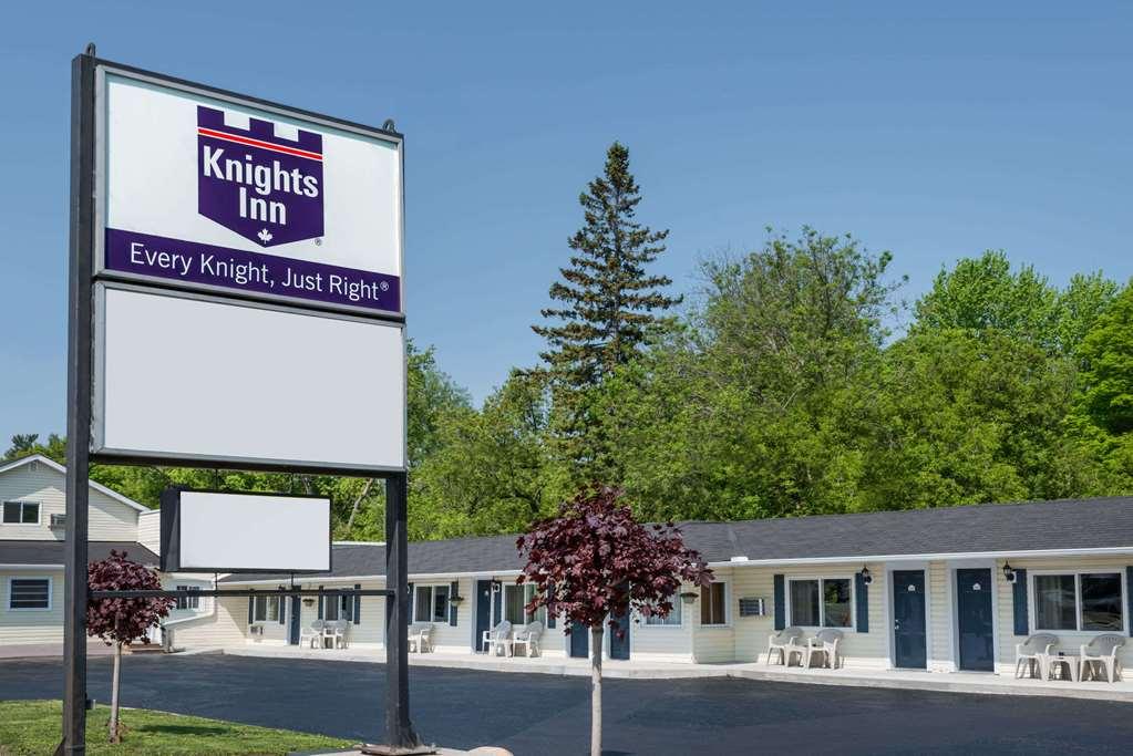 Knights Inn Arnprior Eksteriør billede