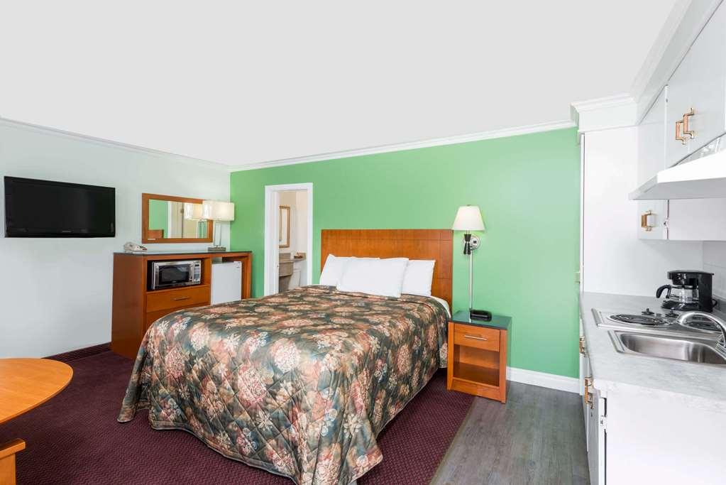 Knights Inn Arnprior Værelse billede
